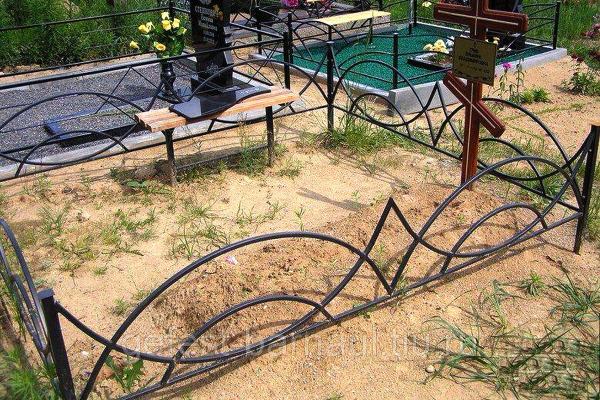 Оградка на могилу мемориальная